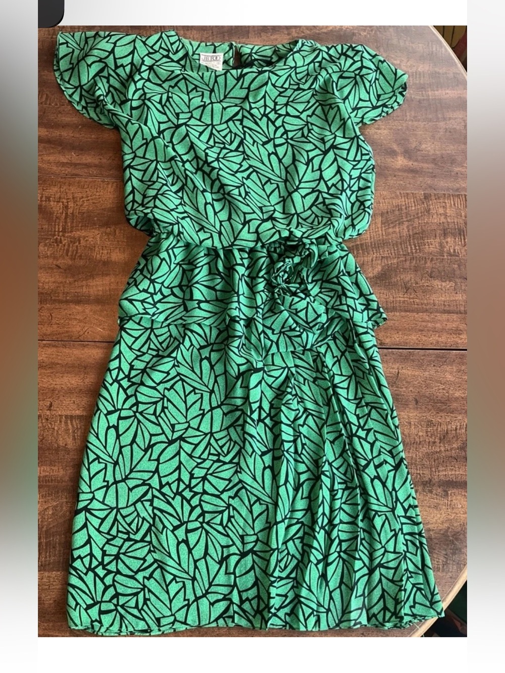 Vintage J.B. Too Dress Womens Size 8 Green Black Leaf Print Rosette Waist Resort